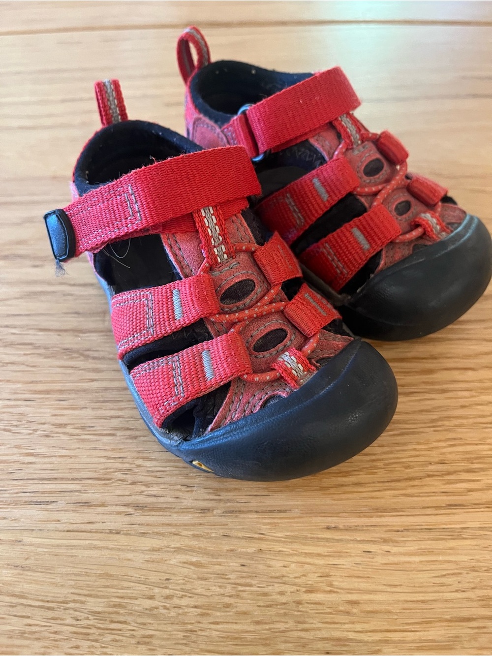 Kids Keen Newport Red Closed-Toe Active Sandals Water Hiking Shoes